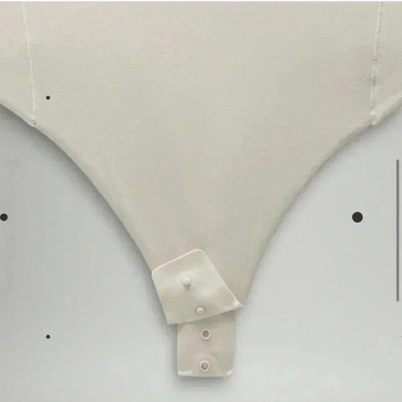 Lululemon Wundermost Ultra-Soft Nulu High-Neck Sleeveless Bodysuit - Bone - M - Picture 6 of 11